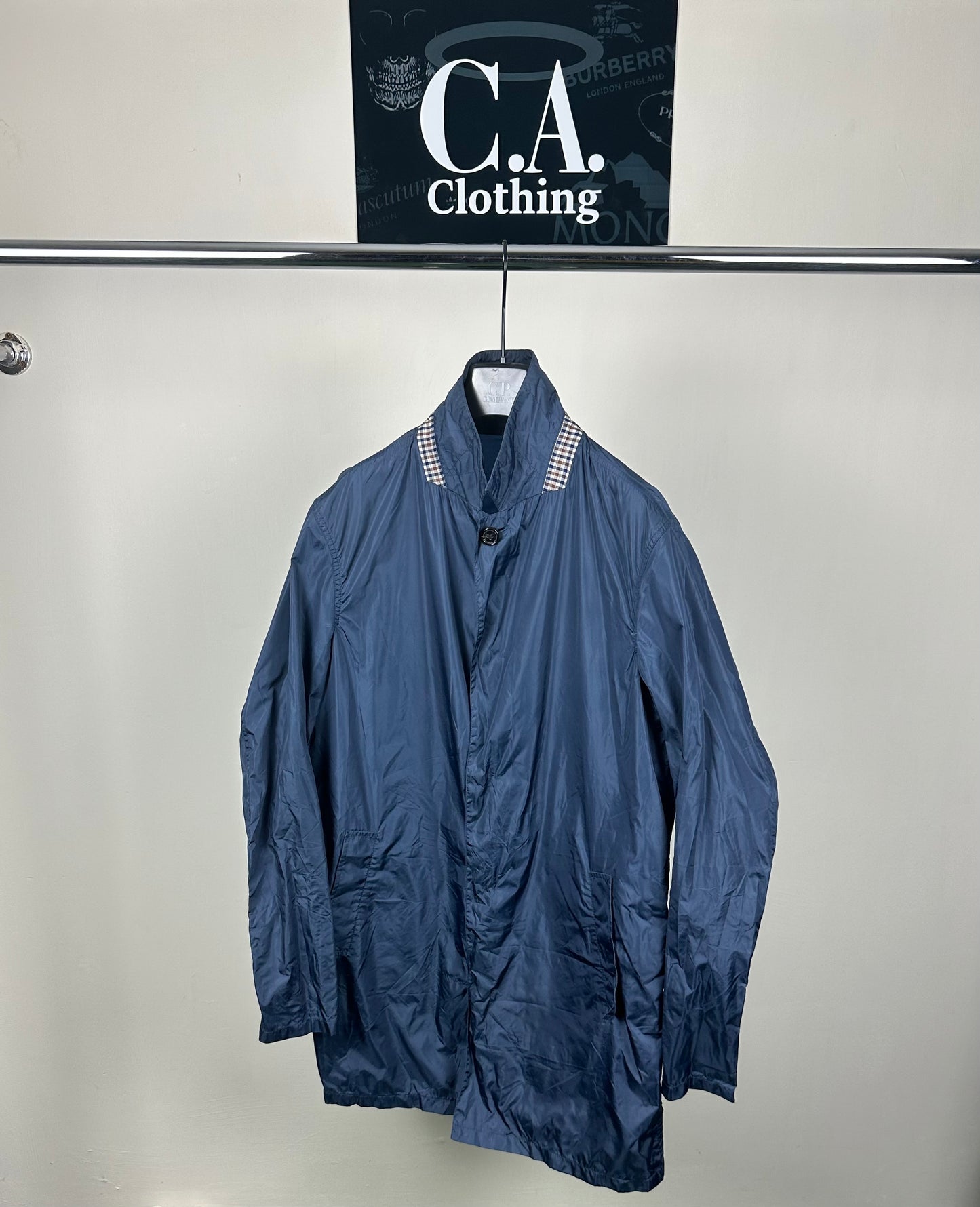 Aquascutum Trench Coat Size (M)